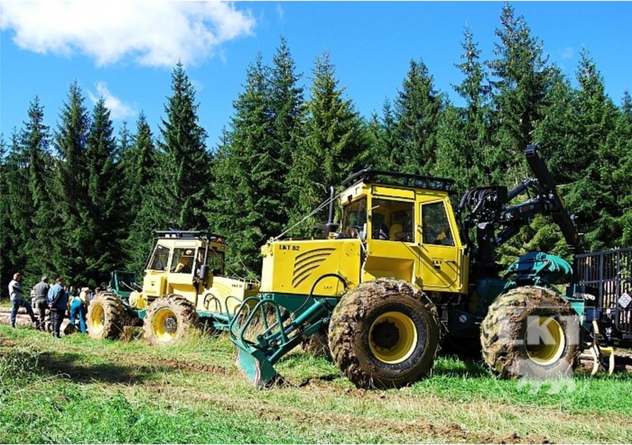 Lesní traktor LKT